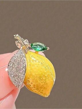 Lemon Brooch Pin A1978